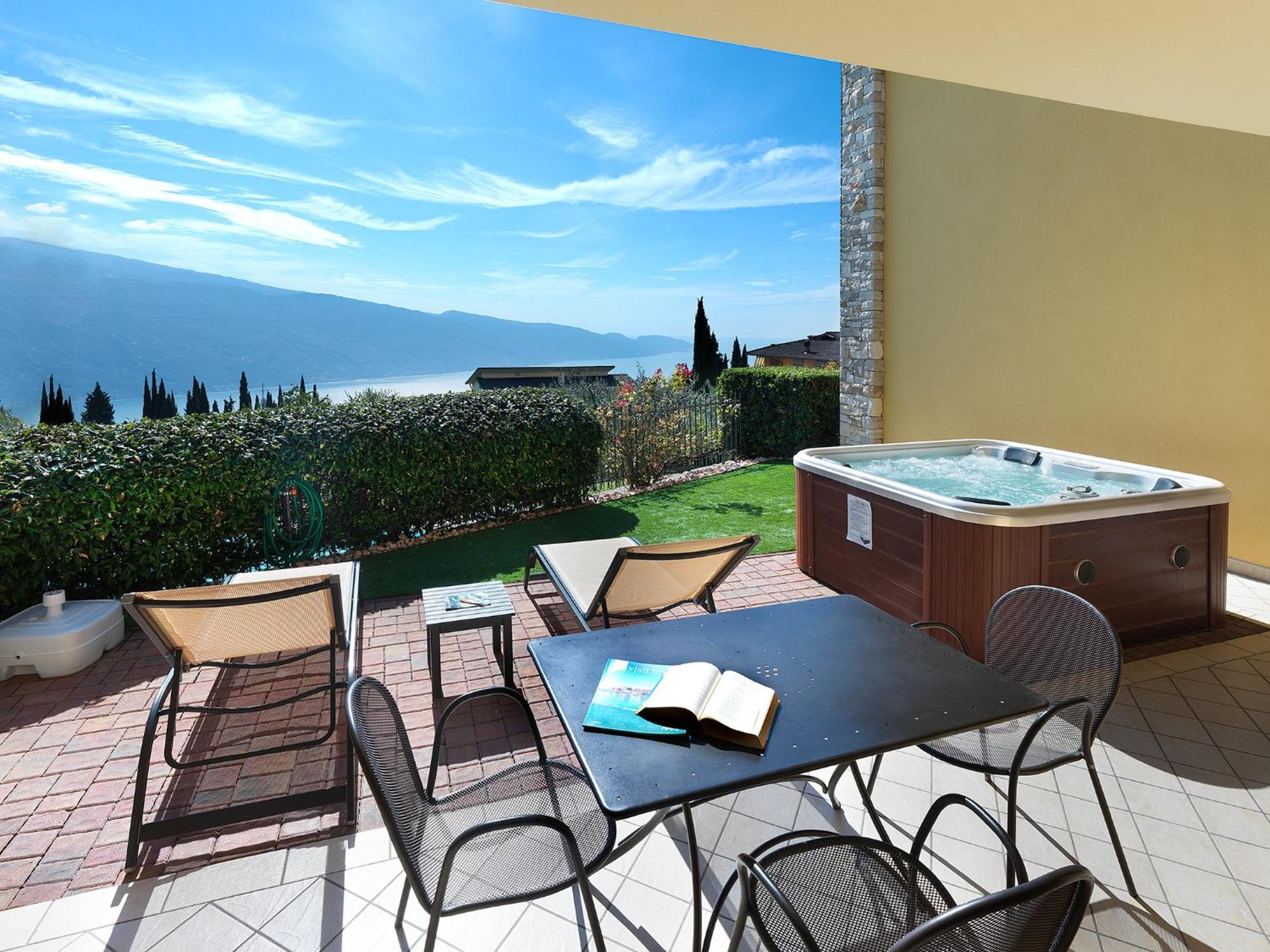 Residence Besass, GTSGroup Tignale Bagian luar foto